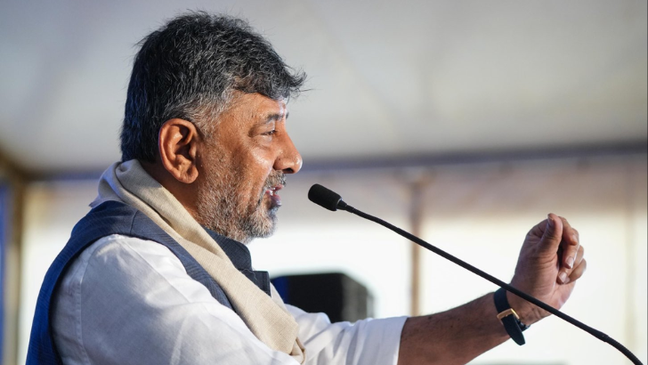 https://salarnews.in/public/uploads/images/newsimages/maannewsimage27102025_001125_DKS (1).png